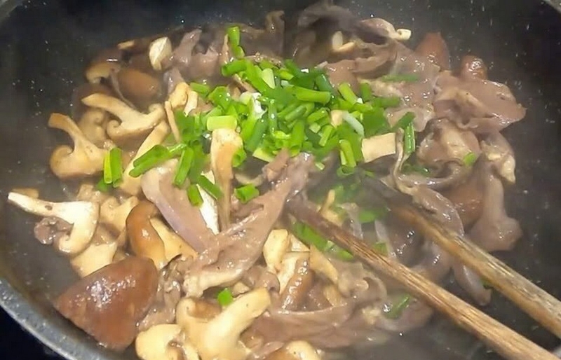 Tim bò xào cần tây ảnh 4