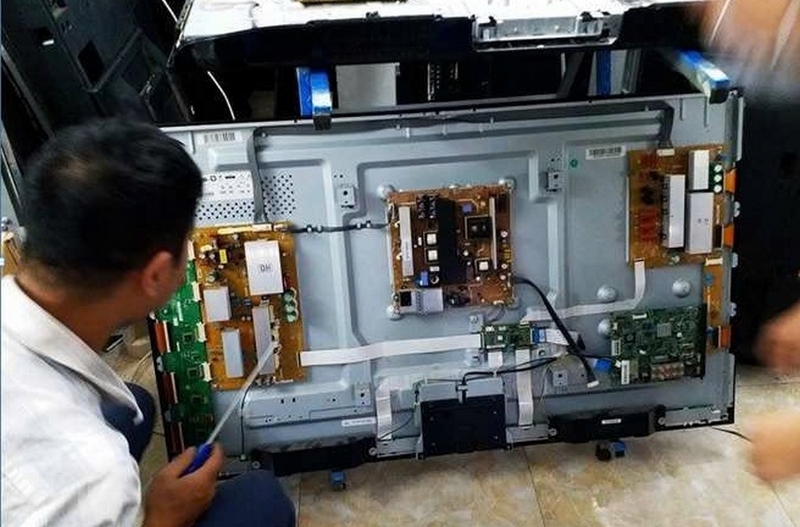 tivi có đèn nguồn nhưng không lên hình Tcl ảnh 6