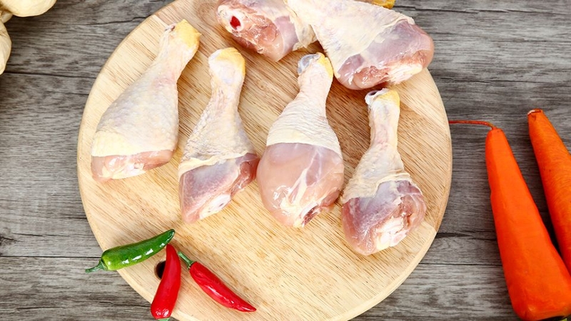 Bước 1: Sơ chế tỏi gà