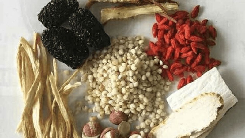 Bước 2: Sơ chế các nguyên liệu thuốc bắc