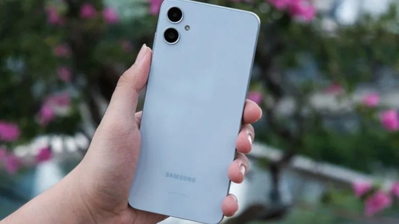 Top điện thoại Samsung dưới 4 triệu  1