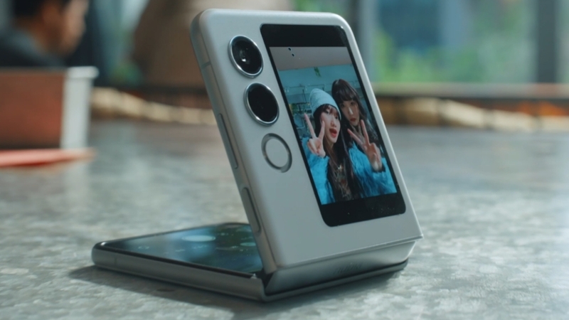 Nubia Flip 2 được trang bị bộ xử lý Dimensity 7300X