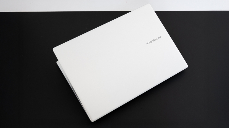 ASUS Vivobook 16 đã trải qua thử nghiệm nhiệt độ, va đập, rung xóc và để rơi từ trên cao