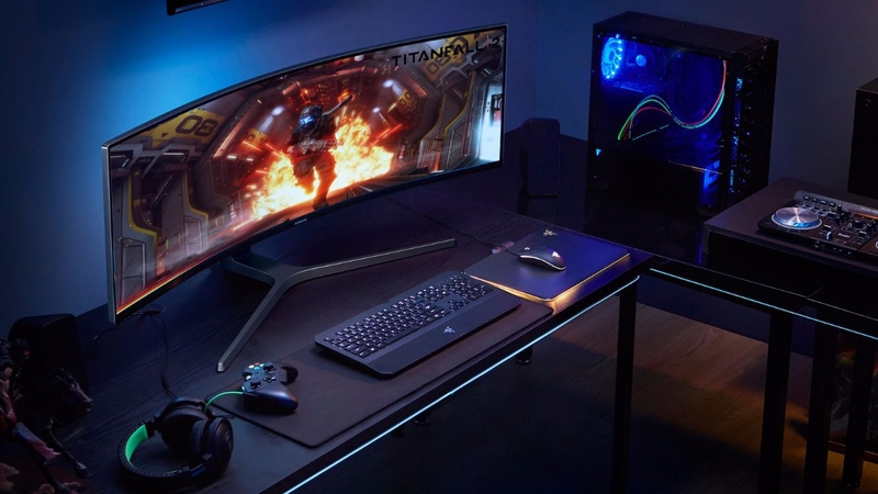 top màn hình cong chơi game