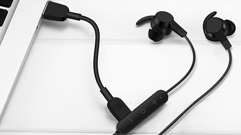 Tai nghe Bagi Jazzwalker Sport màu đen có thiết kế choàng cổ