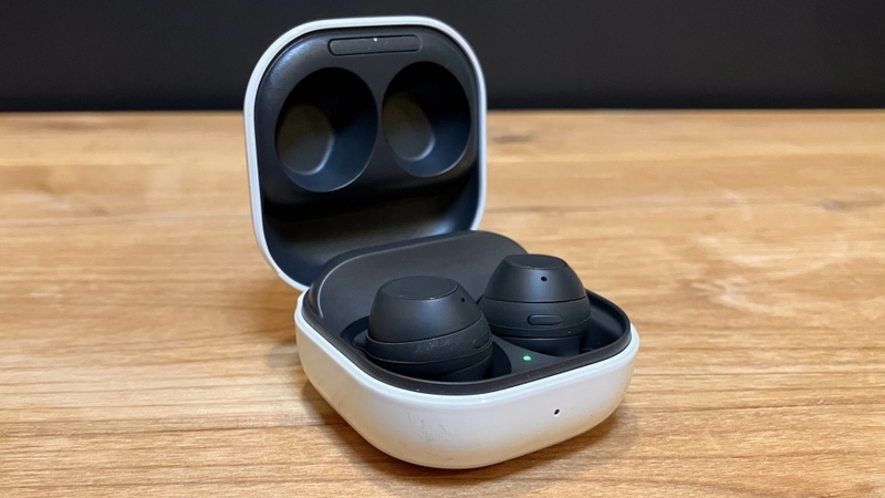 Galaxy Buds FE được hỗ trợ codec AAC và SBS