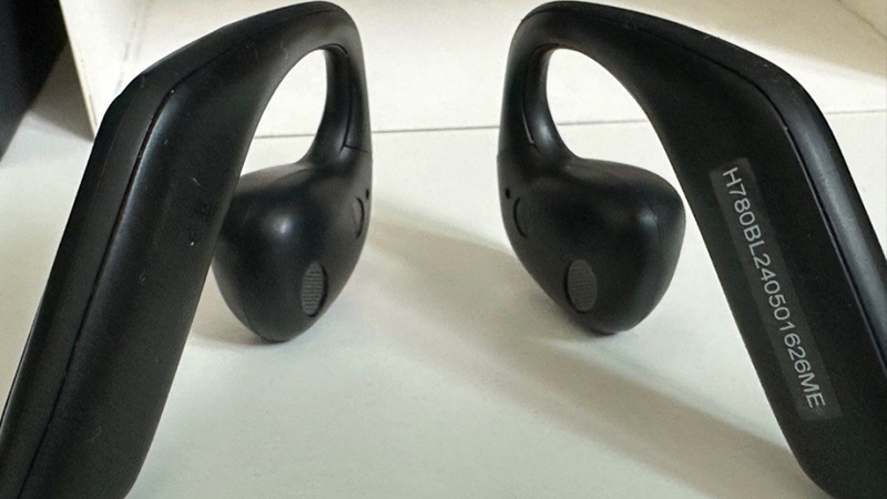 Tai nghe không dây Soul Open-Ear Plus thiết kế phong cách thể thao mạnh mẽ và cá tính