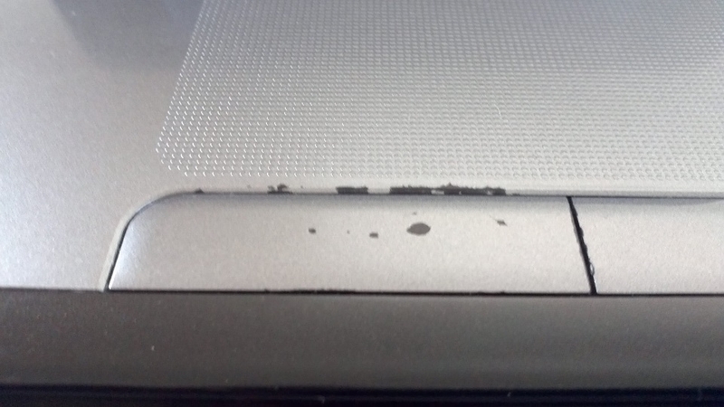Nguyên nhân khiến touchpad bị tróc sơn
