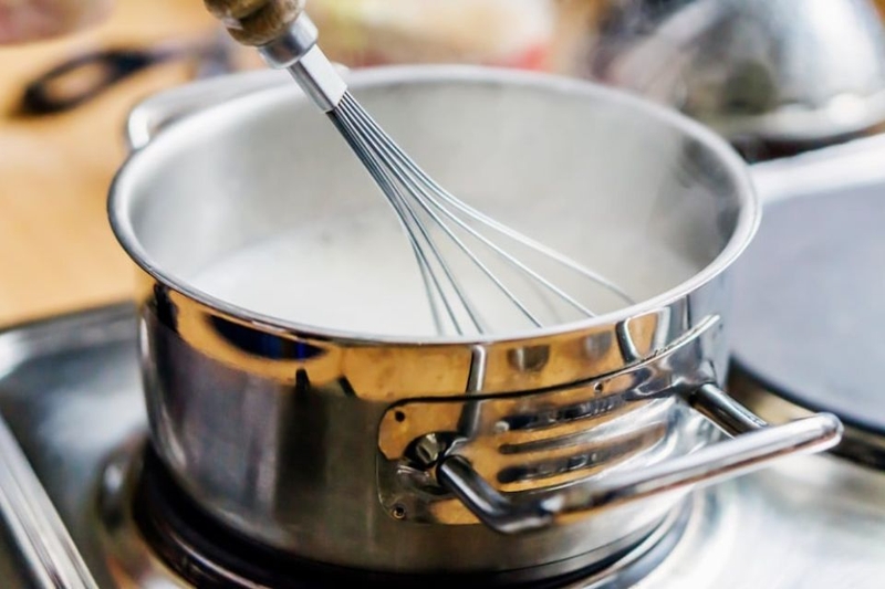 đun sữa làm trà sữa nóng​