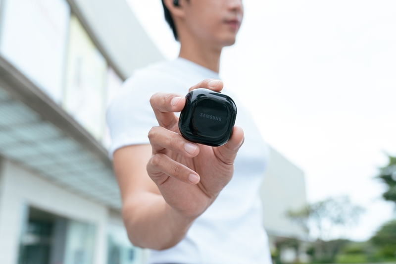trai-nghiem-galaxy-buds-core (5).jpg