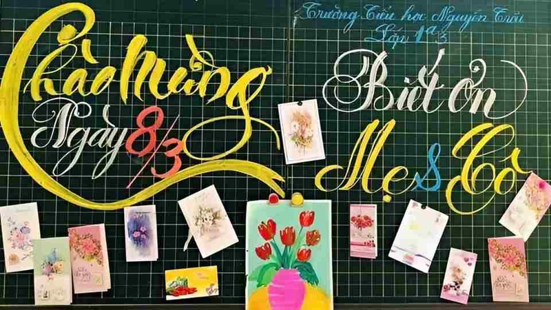 Hướng dẫn các bước trang trí bảng 8/3 cơ bản