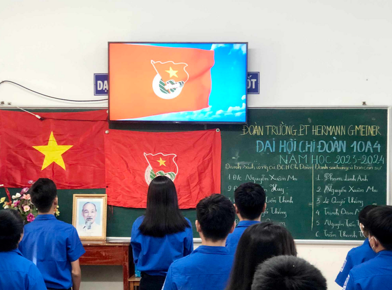 Cách trang trí bảng đại hội chi đoàn đơn giản