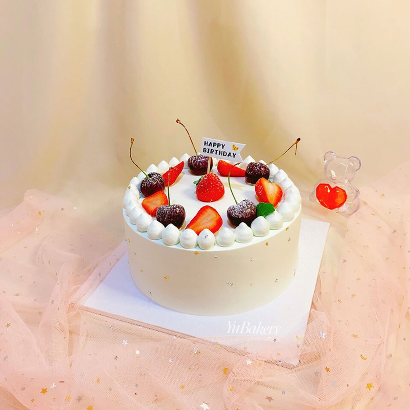 Cherry sẽ làm nổi bật chiếc bánh kem