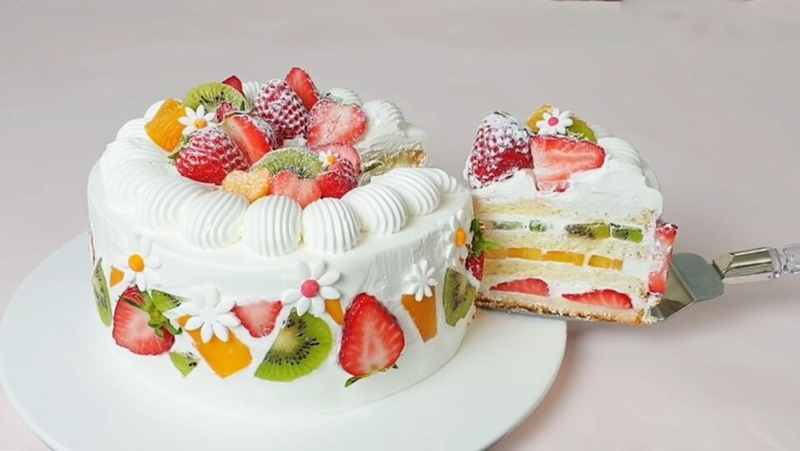 Bánh kem trái cây phù hợp với những ai yêu thích bánh kem ít ngọt
