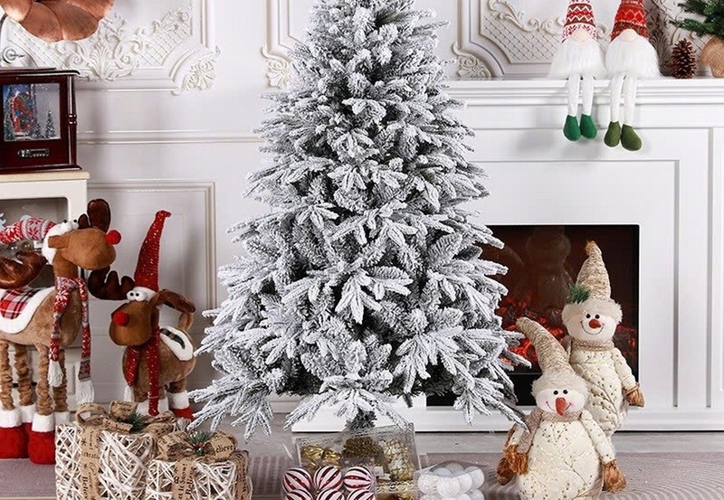 trang trí cây thông noel trong nhà ảnh 3