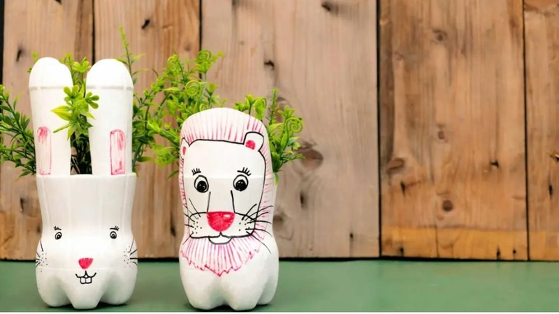 Tự làm chậu hoa bằng đồ dùng cũ