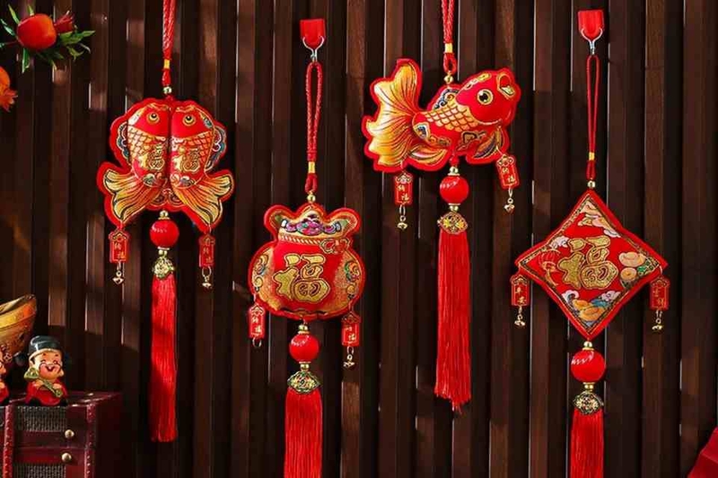 Trang trí tổ ấm ngày Tết bằng phụ kiện treo may mắn