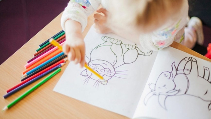 Tranh tô màu truyền thống đem đến nhiều lợi ích cho trẻ