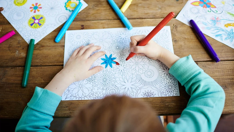 Với các bé lớn có thể chọn tranh có độ phức tạp cao hơn