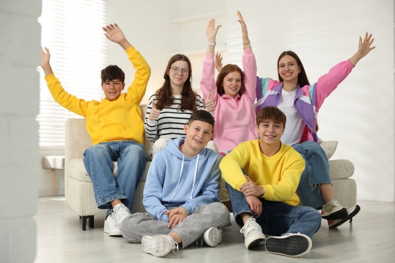 người từ đủ 15 đến dưới 18 tuổi đã có thể tự mình thực hiện giao dịch dân sự