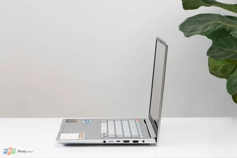 Trên tay ASUS Vivobook 14X OLED - 01