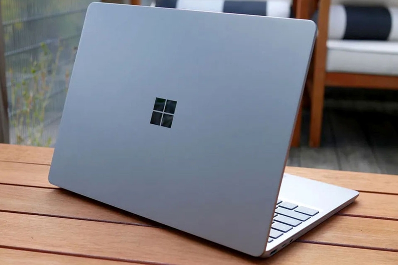 Trên tay Microsoft Surface Laptop Go - 07