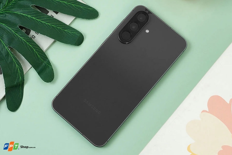 Trên tay Samsung Galaxy A56 5G - 05