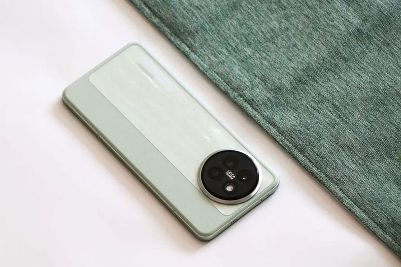 Trên tay Xiaomi Civi 4 Pro - 05