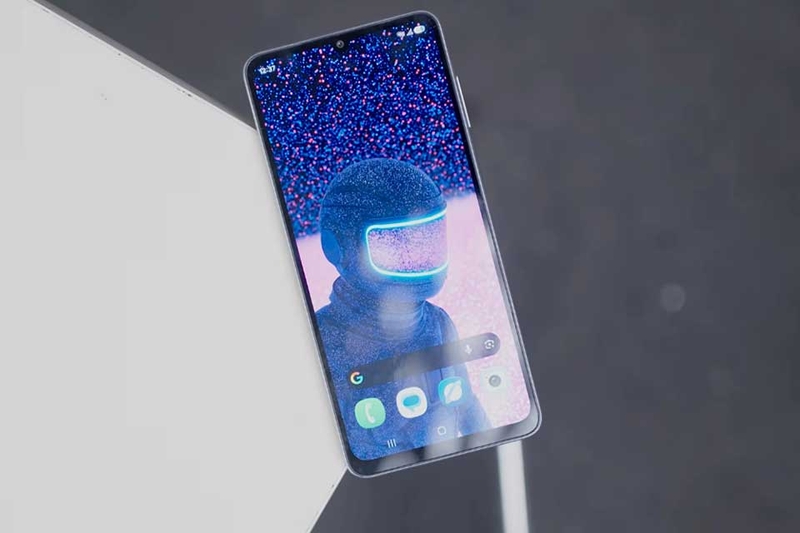 Trên tay Galaxy A08 - 05