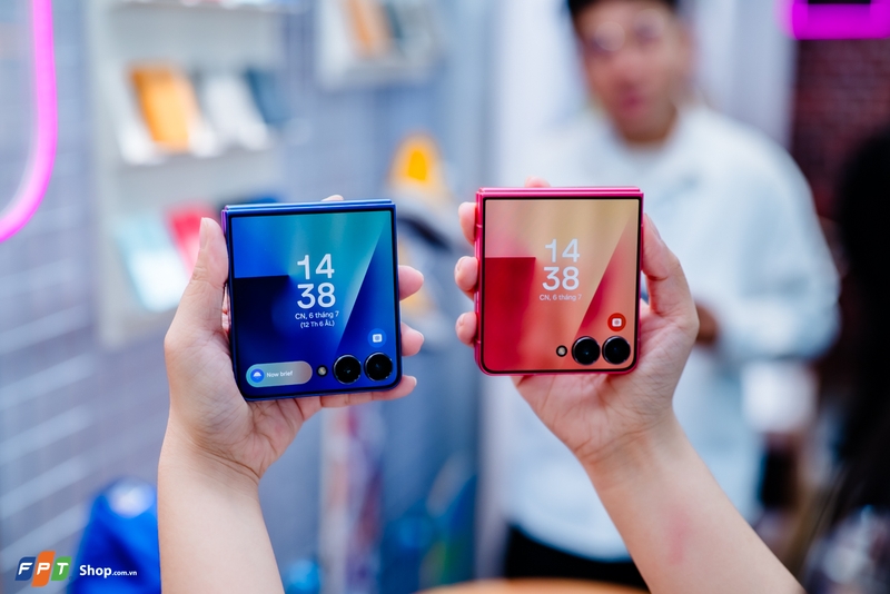 Trên tay Samsung Galaxy Z Flip7 tại Việt Nam (ảnh 2)