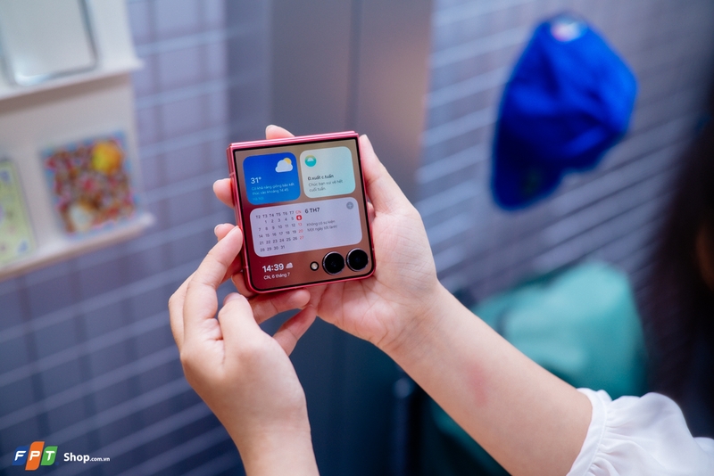 Trên tay Samsung Galaxy Z Flip7 tại Việt Nam (ảnh 14)