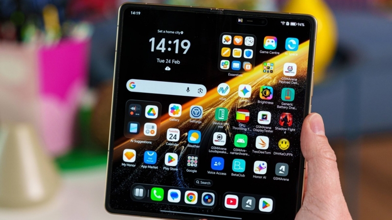 Màn hình kép LTPO2 AMOLED cho trải nghiệm hiển thị cao cấp