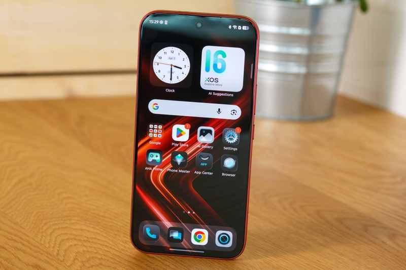 Trên tay Infinix GT 50 Pro - hình 4