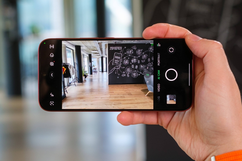 Trên tay Infinix GT 50 Pro - hình 9