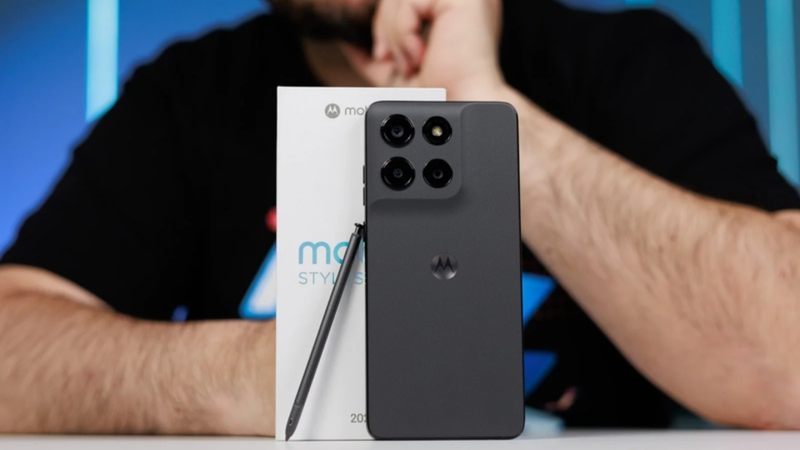 Mở hộp Moto G Stylus 2026: Đơn giản nhưng đầy đủ