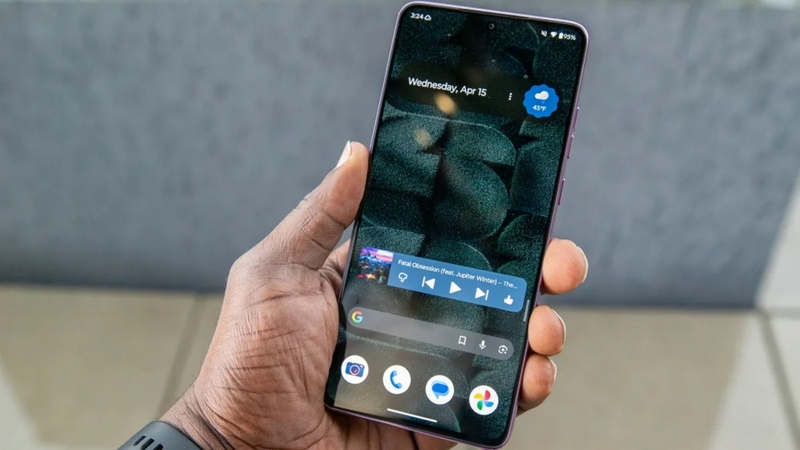 Màn hình AMOLED 1.5K sắc nét, hiển thị rõ ràng ngoài trời