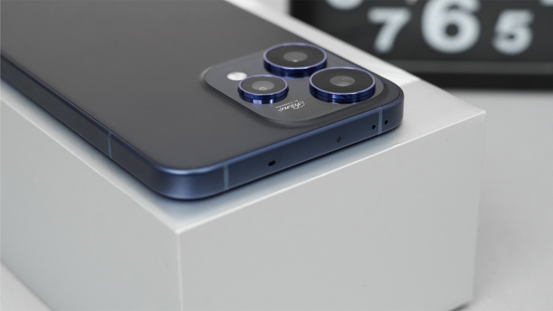 Trên tay OPPO Reno15 5G 9