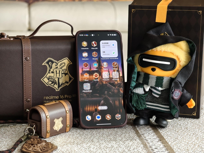 trên tay realme 16 Pro 5G Harry Potter Edition 10.jpg