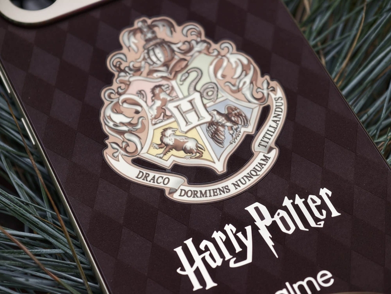 trên tay realme 16 Pro 5G Harry Potter Edition 3.jpg