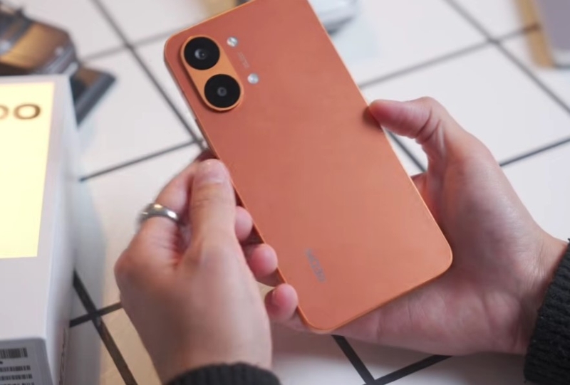 Trên tay Redmi Turbo 5 Max - hình 2