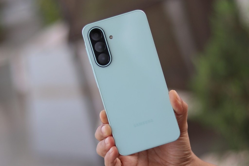 Trên tay Samsung Galaxy A27 5G - hình 3