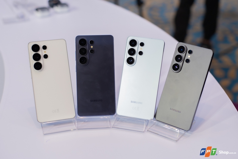 Trên tay Samsung Galaxy S26 Ultra 24