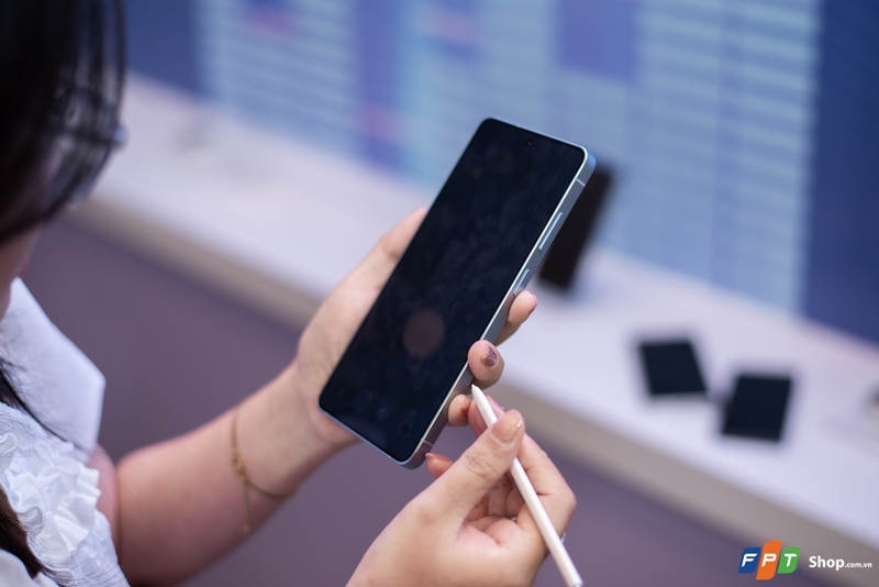 Trên tay Samsung Galaxy S26 Ultra 11