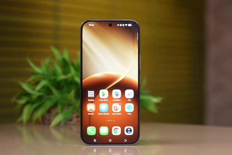 Trên tay TECNO Camon 50 Ultra - hình 5