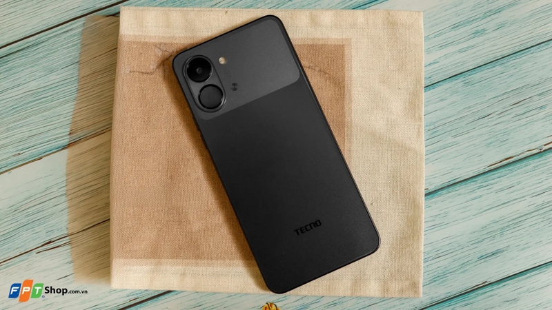 Mặt lưng TECNO SPARK Go 3