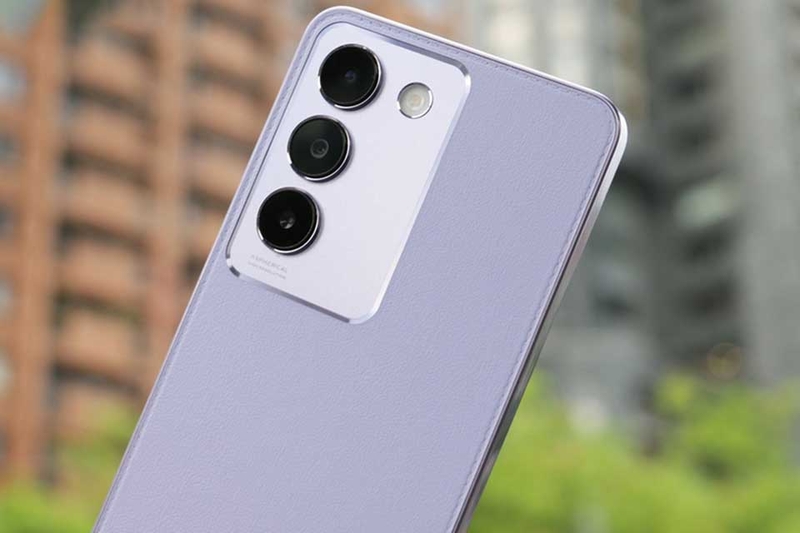Trên tay vivo Y100 - 04
