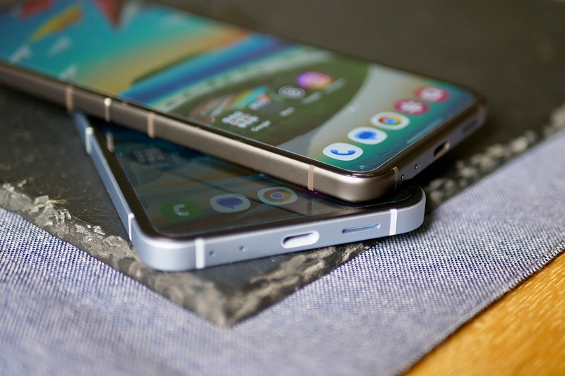 Trọng lượng Samsung Galaxy Z Flip 7 - 05