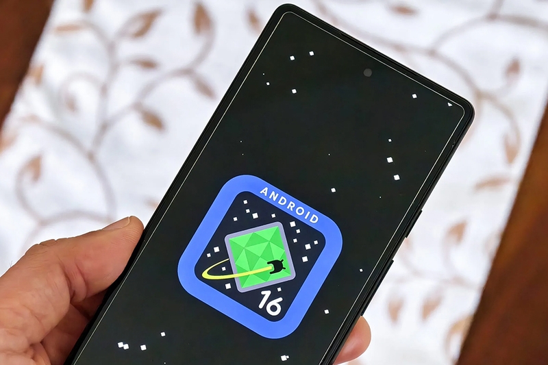 Trọng lượng Samsung Galaxy Z Flip 7 - 06