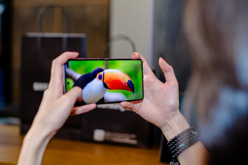 Trọng lượng Samsung Galaxy Z Flip 8 6