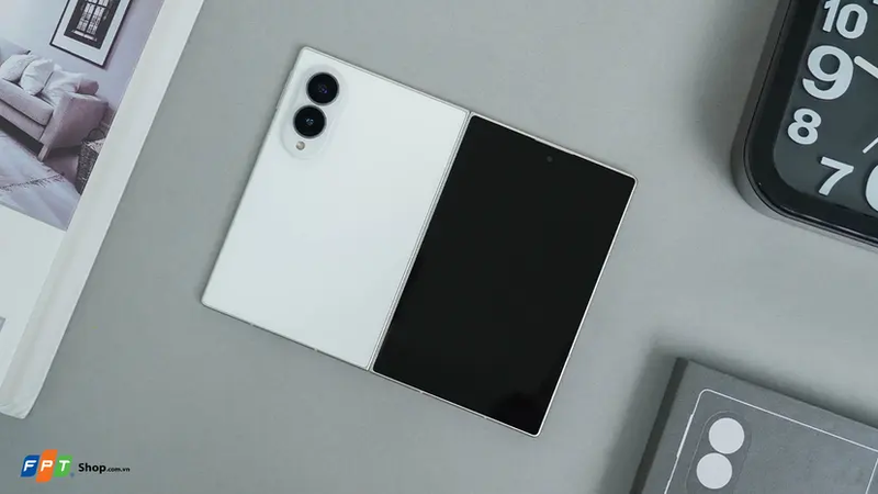 Trọng lượng Samsung Galaxy Z Fold 8 3
